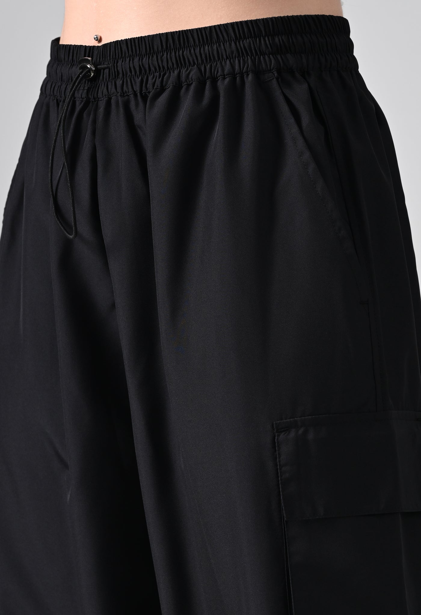Black Wide-Leg Cargo Pants